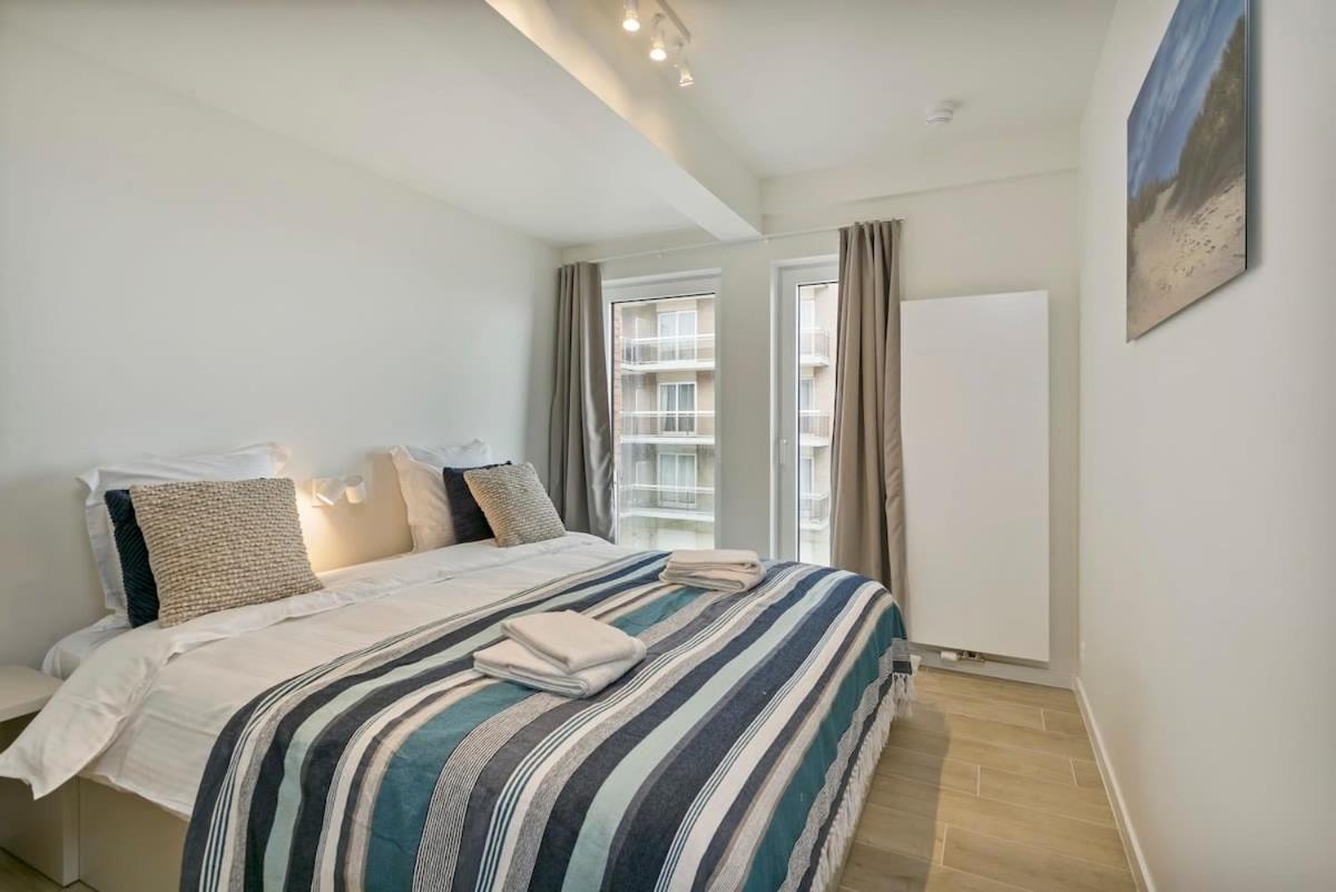 Huswell - Majestic Apartment With Breathtaking Sea View De Haan Exterior photo